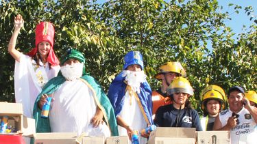 Estos Reyes Magos llegaron en un autobomba