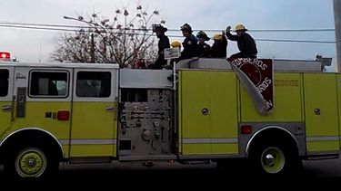 Bomberos Voluntarios estrenó autobomba importada