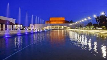 ¿Querés ganarte una piscina? Si sos “Fan del Teatro del Bicentenario” sumás chances