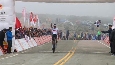 una bestia en la montana: el chileno cristobal ramirez volo en el alto del colorado y es el nuevo lider de la vuelta a san juan una bestia en la montana: el chileno cristobal ramirez volo en el alto del colorado y es el nuevo lider de la vuelta a san juan