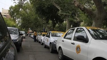 En medio de una guerra sin fin, la opinión que cuenta: qué eligen los sanjuaninos, ¿remís o uber?