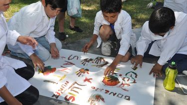 Junto a alumnos Rawson vivió una jornada de festejos por los derechos del niño