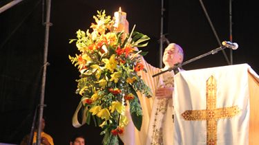 Más de 7 mil sanjuaninos se unieron por la fe en el Estadio Abierto