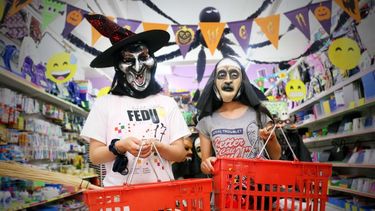 El dólar no es lo único de terror en San Juan: Halloween copó el centro