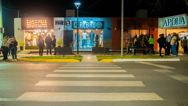 Rivadavia lanzó su concurso a la Mejor Vidriera Navideña: los premios van de una notebook a una cafetera