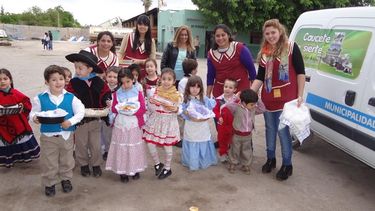 Disfrazados y con sopaipillas los pequeños festejaron el día de la tradición