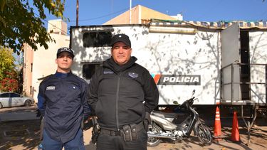 Del dramatismo al milagro:  el conmovedor relato de los policías que salvaron a una bebé en Rawson