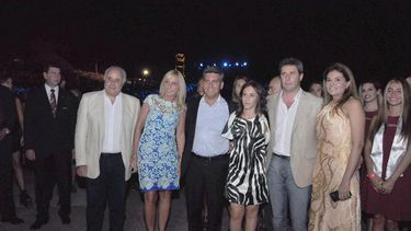 Políticos, funcionarios y figuras conocidas en la última noche