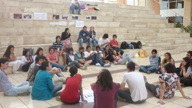 Jóvenes sanjuaninos invitados a un parlamento de Bolivia