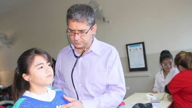 El equipo de salud municipal llegó a la Escuela Clara Rosa Cortínez