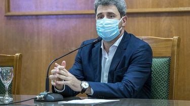 La salud de Uñac: sigue estable, sin fiebre ni asistencia respiratoria