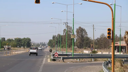 En noviembre de 2022 se colocaron semáforos en la Ruta 40 Sur y Calle 11, epicentro de siniestros viales. Este cruce entra en la nueva autopista que será desde Calle 8 hasta Cochagual.