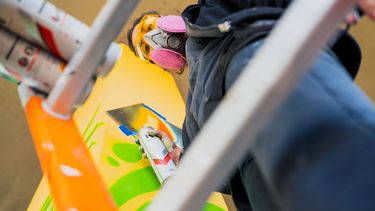 El arte urbano que embelleció un puente en Santa Lucía