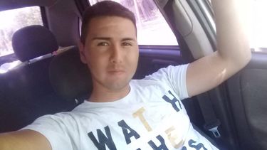 Músico y papá: quién era Adrián, el motociclista del accidente fatal en la Difunta Correa