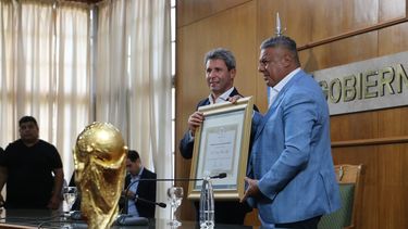 El gobernador Sergio Uñac disintiguió al Chiqui Tapia, presidente de la AFA.