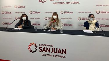 En San Juan empiezan a vacunar a mayores de 40 y más personal esencial