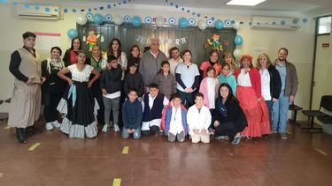 En las vísperas del 25 de Mayo, equipos de centros de salud de Caucete celebraron con un chocolate