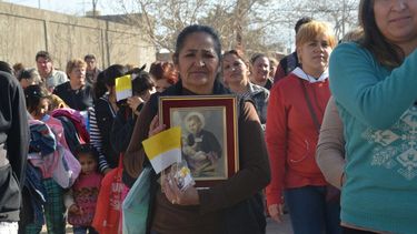 Quince mil fieles le pidieron pan y trabajo a San Cayetano