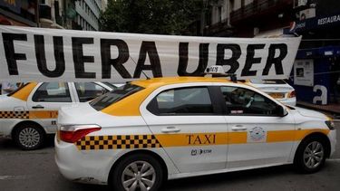Los taxistas sanjuaninos combatirán Uber con aplicaciones propiasTaxistas: Bajo ningún concepto Uber llegará a la Argentina