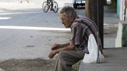 Abuelos abandonados: hay al menos 5 casos en el Marcial Quiroga que nadie va a buscar