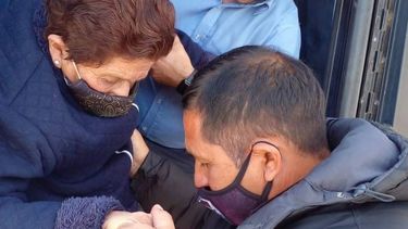 El notable gesto de un chofer de colectivo en Caucete con una mujer en silla de ruedas