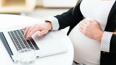 Un ministro quiere que la licencia por maternidad sea más extensa en San Juan