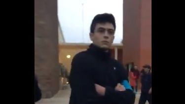 Momento de tensión en el Campanil sanjuanino durante la marcha de mujeres