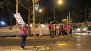 Los judiciales reclamaron a bocinazos por mejoras laborales