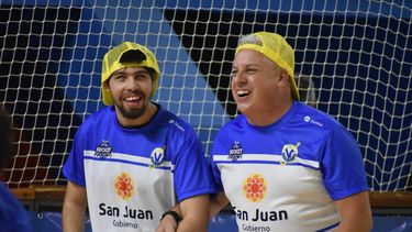 Santiago tiene una discapacidad y el hockey le cambió la vida