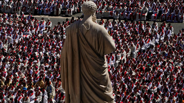 El Vaticano inició el duelo oficial: ¿qué son los Novendiales?