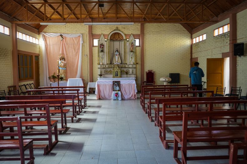 La nueva parroquia, ubicada al lado del histórico templo. Actualmente, alberga las celebraciones religiosas, cuando desde la pandemia quedó cerrada la iglesia de 139 años. La nueva parroquia, ubicada al lado del histórico templo. Actualmente, alberga las celebraciones religiosas, cuando desde la pandemia quedó cerrada la iglesia de 139 años.
