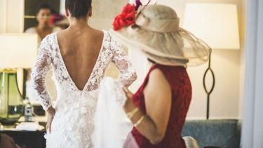 Inspiración para novias: escote en la espalda