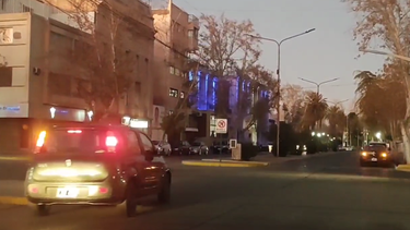 Escrachan a conductores sanjuaninos que violan reglas de tránsito en una concurrida esquina