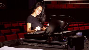 Gabriela Di Luciano, la luz del profesionalismo del Teatro del Bicentenario