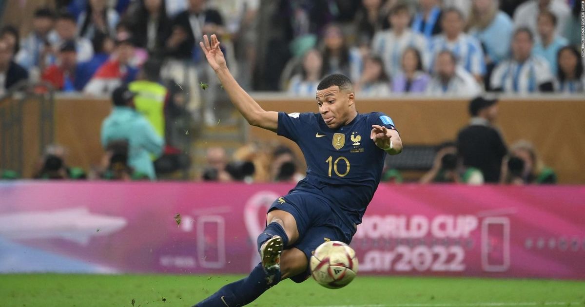 inédito video de la mano de un jugador francés antes del 3er gol de mbappé