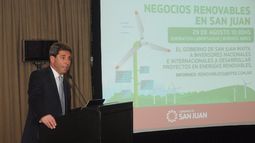 Uñac y parte de su Gabinete expusieron en foro de energías renovables