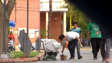 ¿Ayudarías a un vagabundo?: el nuevo experimento youtuber