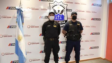 Policías se pusieron en el papel de parteros y ayudaron a una joven chimbera a tener un bebé