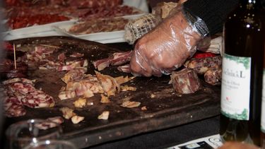 Con música y embutidos, arrancó el Festival de Carneo Español