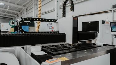 Innovación: conocé la mesa de corte láser única en San Juan