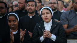 Por empate, la Iglesia vuelve a cerrar la puerta a las mujeres diaconisas