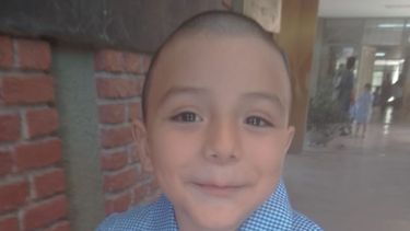 Gabriel padece un retraso psicomotor y necesita ayuda para pagar su costoso tratamiento