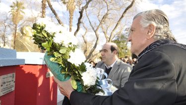 En la Plaza Centenario homenajearon al ex presidente Perón