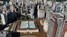 Las inundaciones de Brasil llegaron al mercado central de Porto Alegre, estado de Rio Grande do Sul