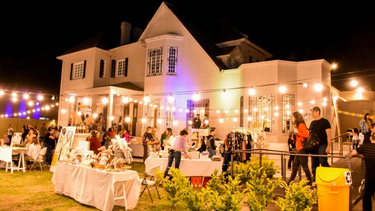 Se viene la Feria del Día de la Madre al Chalet Cantoni.