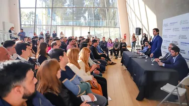 Durante la tarde del martes se realizó la entrega de certificados a 13 empresas y 19 jóvenes que quedaron efectivos