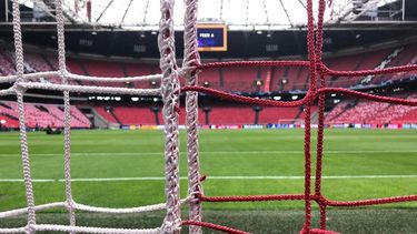 Echan a un ídolo de un histórico club europeo por enviar “mensajes inapropiados” a compañeras