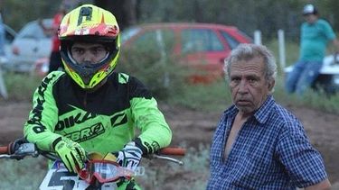 Padre del Wey Zapata Bacur: Esta carrera la ganamos, porque nos sobran huevos