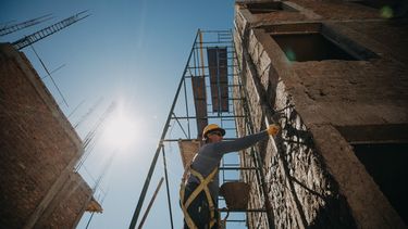 IPV: el barrio de departamentos que se construye en Chimbas va por el 21%