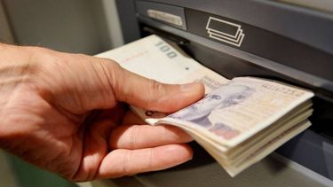 Empleados de la administración pública provincial percibirán este miércoles el medio aguinaldo